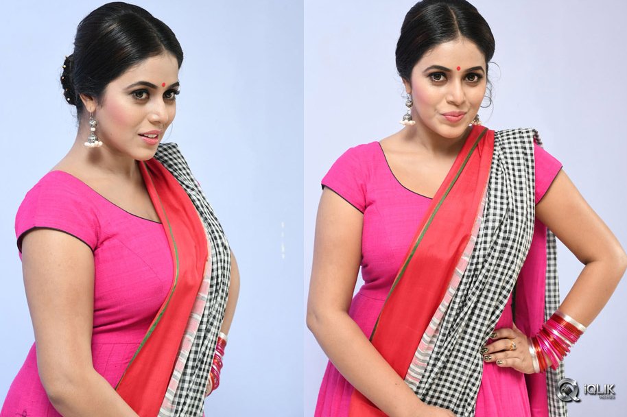 Poorna-at-Jayammu-Nischayammu-Raa-Movie-Song-Launch